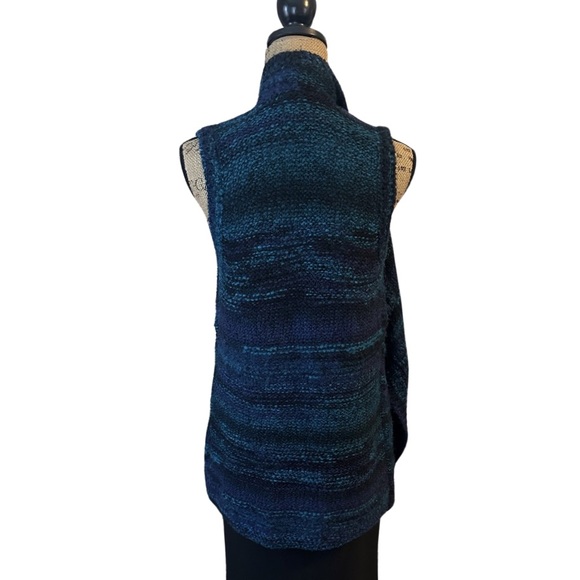 VINCE Boucle Knit Waterfall Sweater Vest - Picture 6 of 9